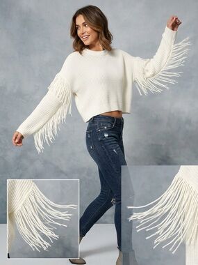 Free For All_Fringe Long Sleeves Knitted Cropped Crewneck Cream Sweater Size: L